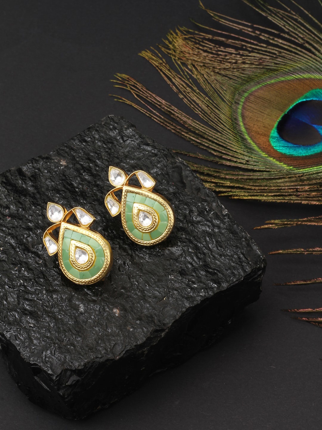 

SANGEETA BOOCHRA Gold-Toned Classic Studs Earrings