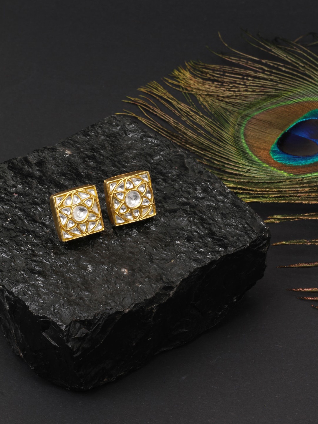 

SANGEETA BOOCHRA Gold-Toned Square Studs Earrings
