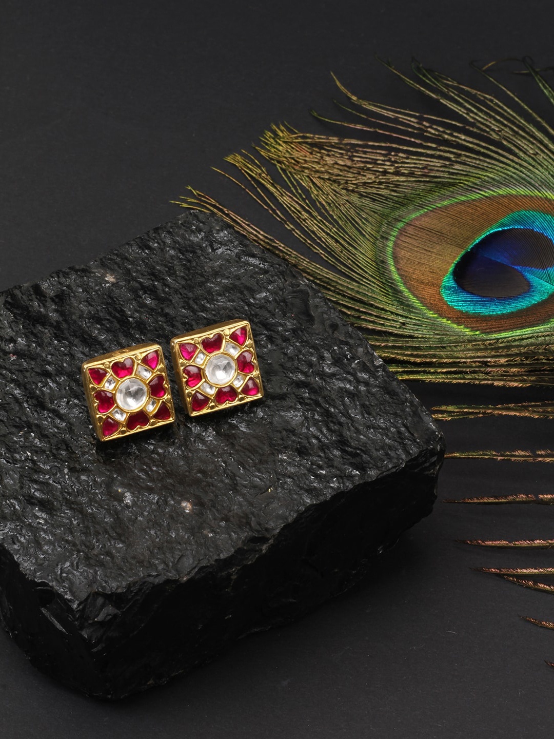 

SANGEETA BOOCHRA Gold-Toned Square Studs Earrings
