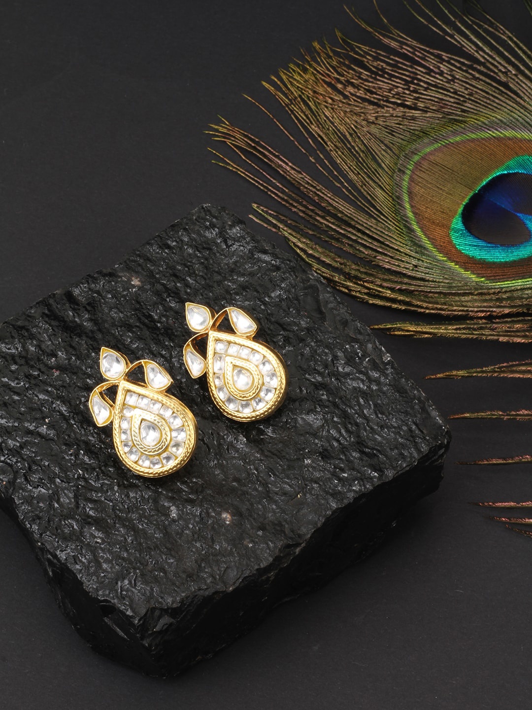 

SANGEETA BOOCHRA Gold-Toned Geometric Studs Earrings