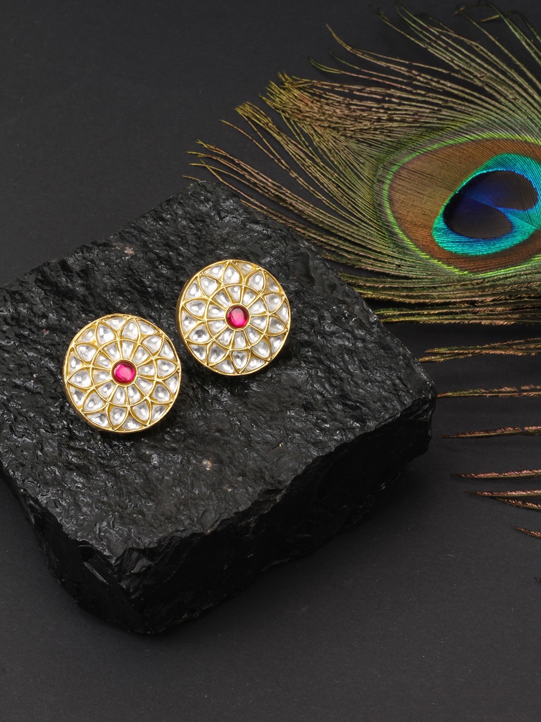 

SANGEETA BOOCHRA Gold-Toned Circular Studs Earrings