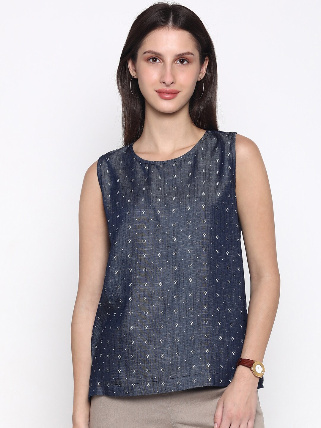 

CINNAMON CLOSET Blue & White Floral Denim Top