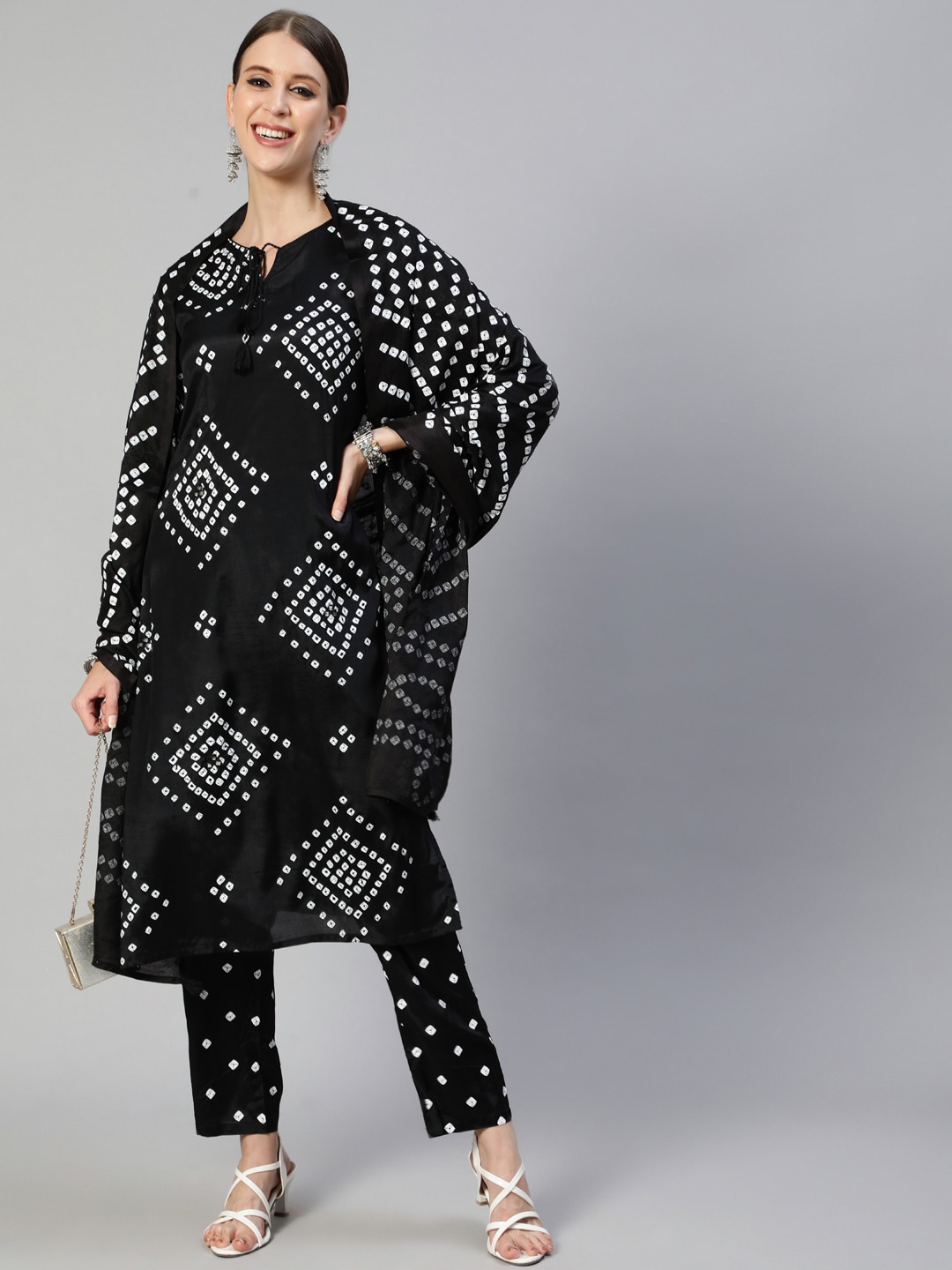 Ishin Women Black & White Printed Regular Kurta With Trousers & Dupatta