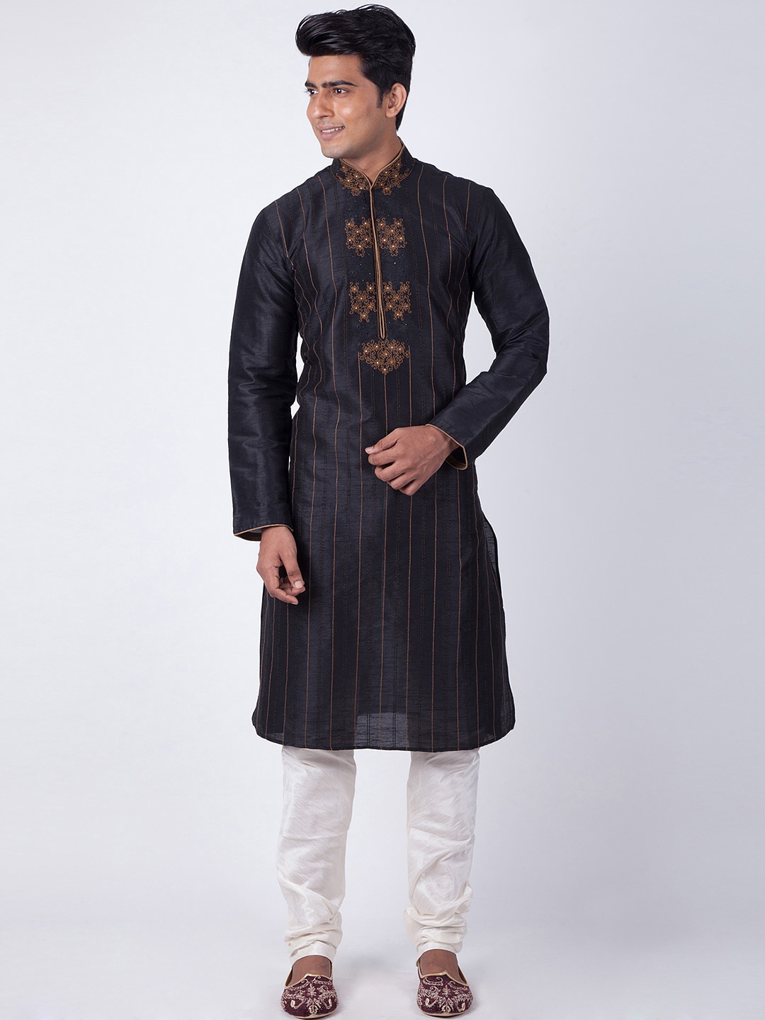 

Sanwara Black & White Embroidered & Embellished Kurta Pyjama
