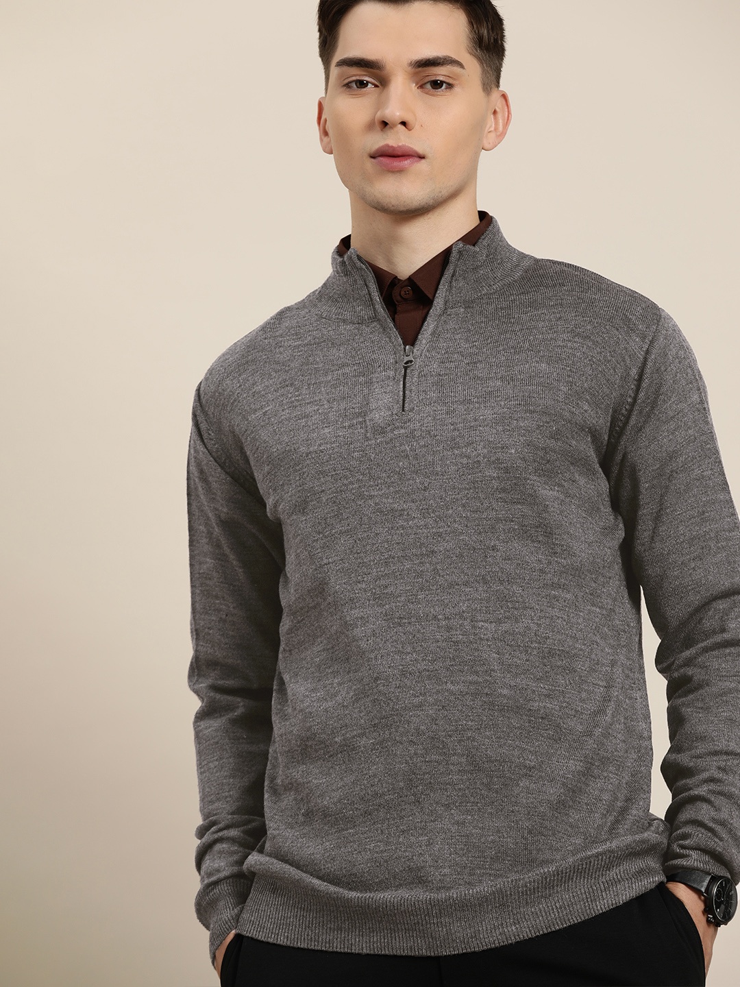 

INVICTUS Men Charcoal Grey Solid Pullover