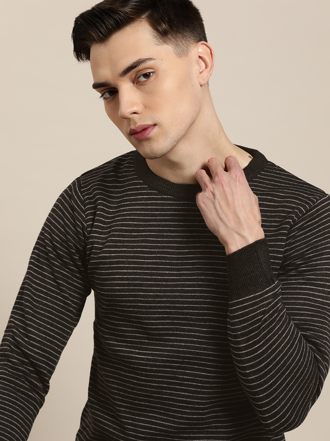 

INVICTUS Men Black & Grey Striped Pullover