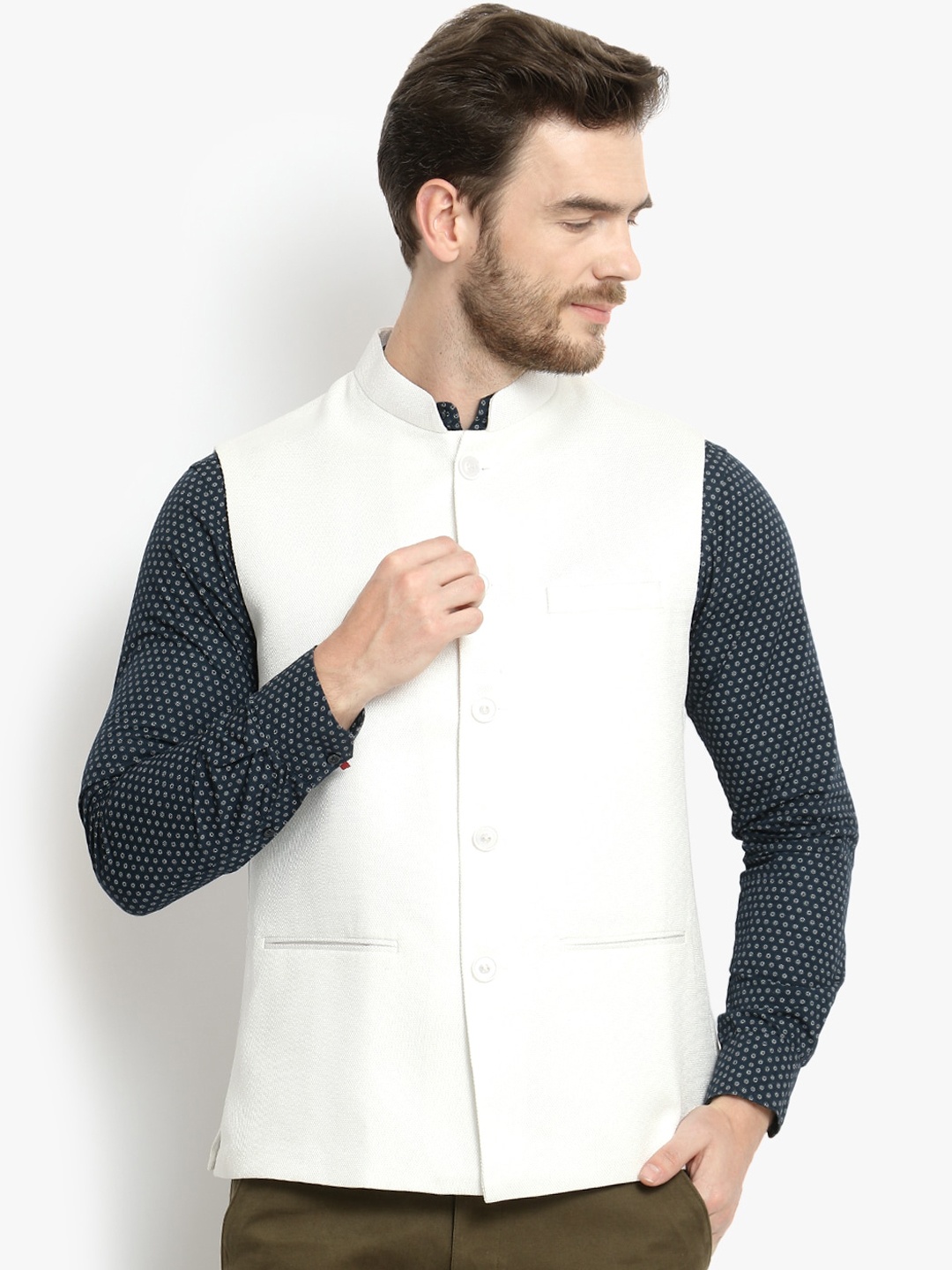 

Vastraa Fusion Men White Solid Woven Nehru Jacket