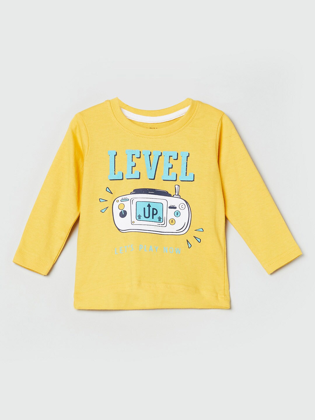 

max Boys Yellow Printed Applique T-shirt
