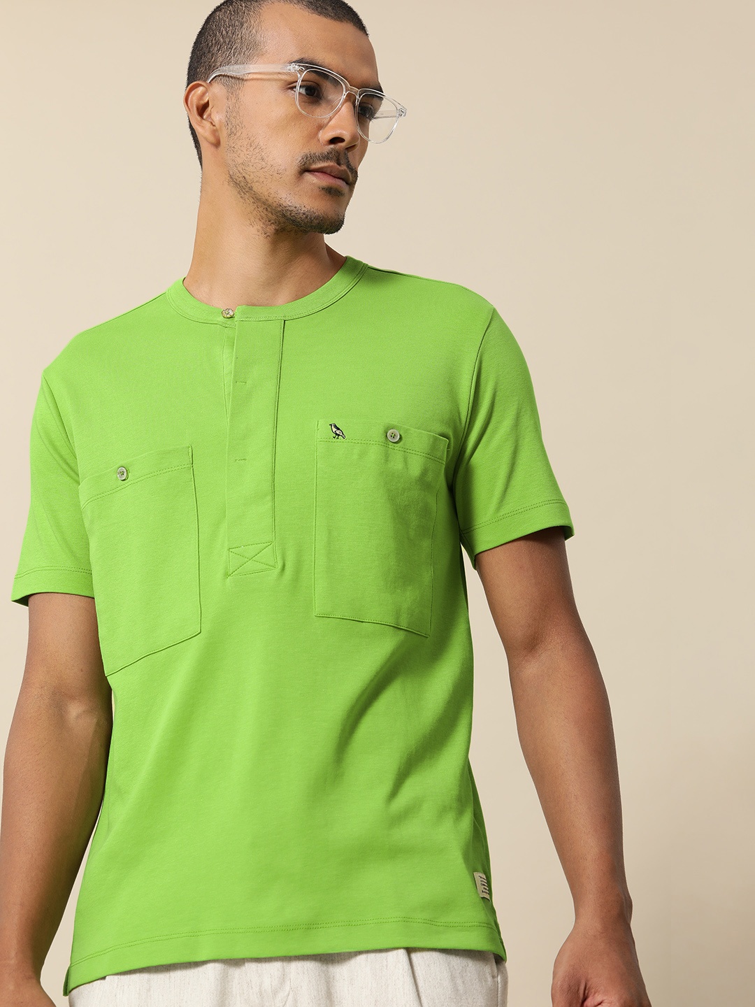 

Mr Bowerbird Men Green Solid Pure Cotton T-shirt
