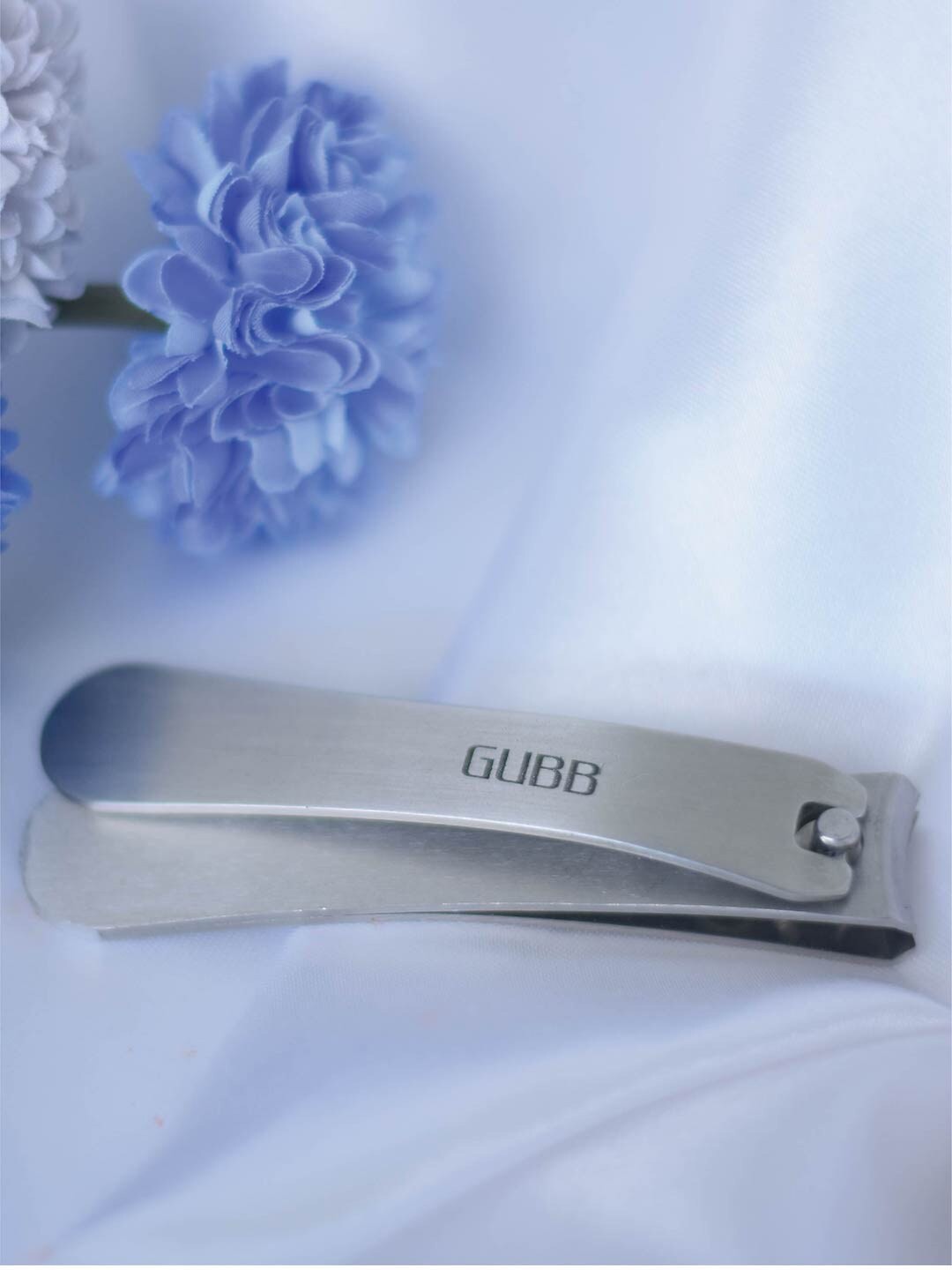 

GUBB Unisex Set Of 2 Silver-Toned Curved Nail Cutters