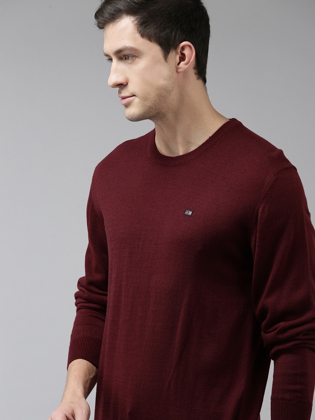 

Arrow Men Burgundy Solid Acrylic Pullover