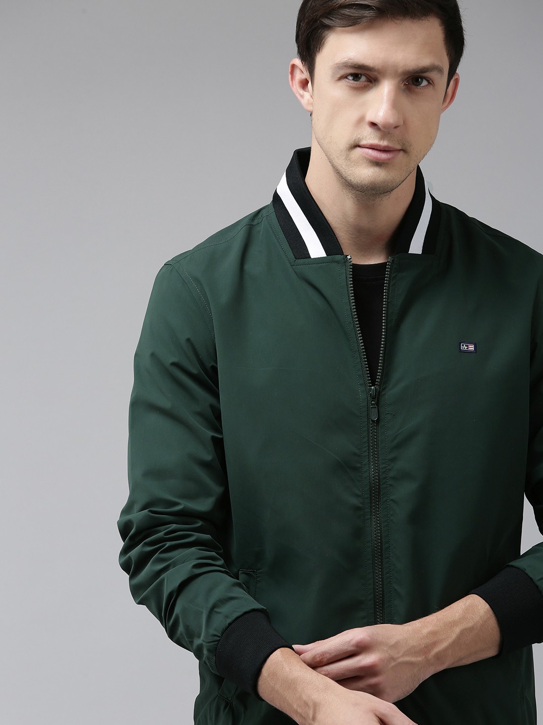 

Arrow Men Green Solid Sporty Jacket