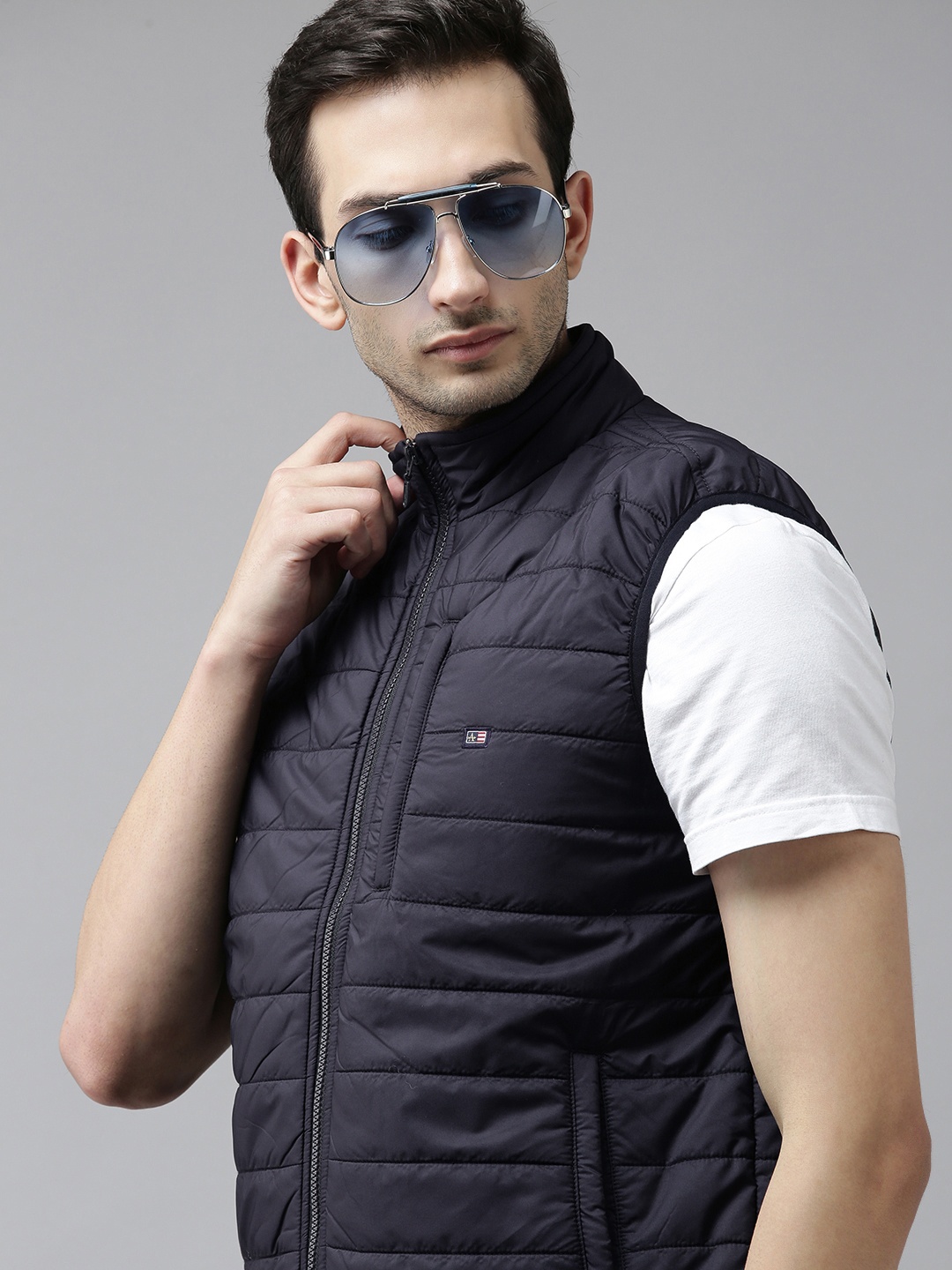 

Arrow Men Navy Blue Solid Sleeveless Quilted Jacket