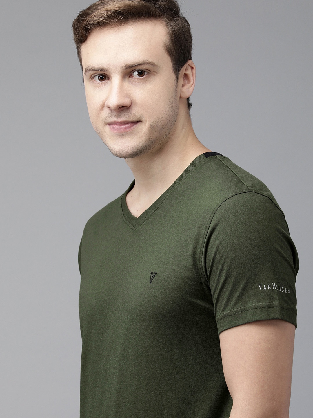 

Van Heusen Athleisure Men Solid Smart Tech Easy Stain Release T-Shirt, Green
