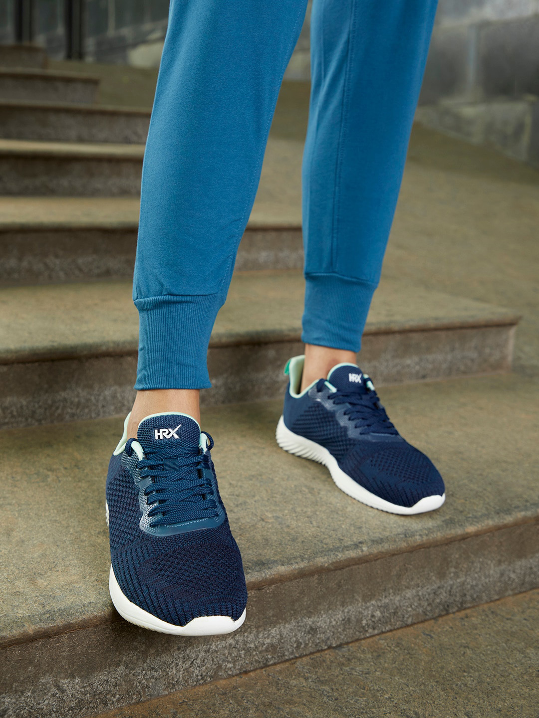 

HRX by Hrithik Roshan Women Teal Blue Front Runner Shoe