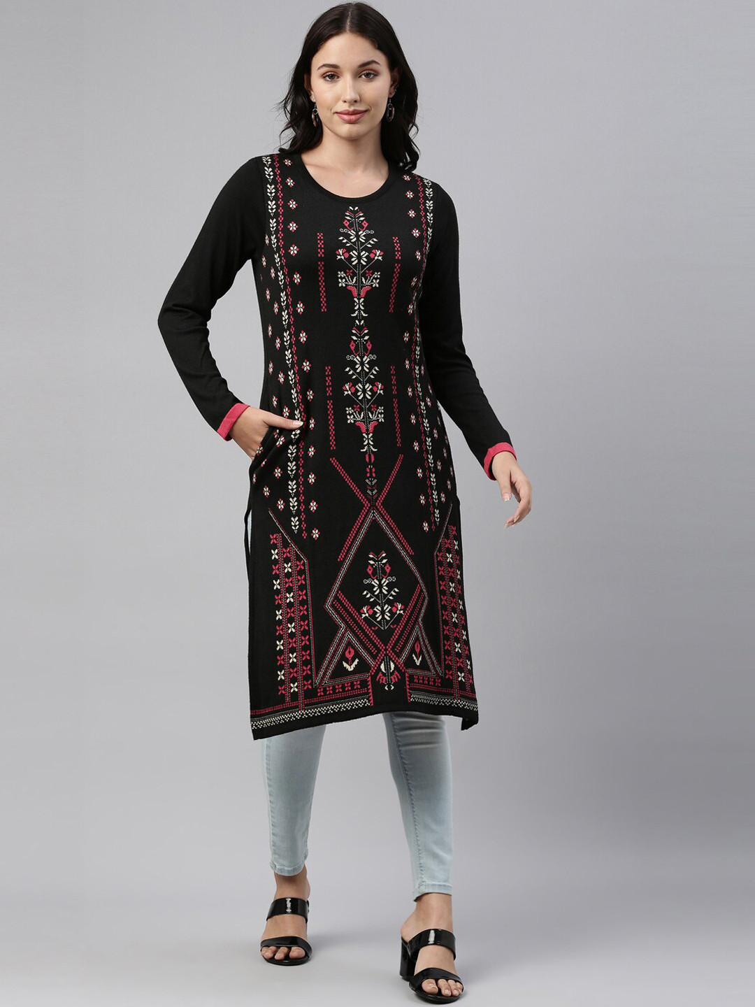 

Neerus Women Black Geometric Printed Thread Work Knitted Kurta