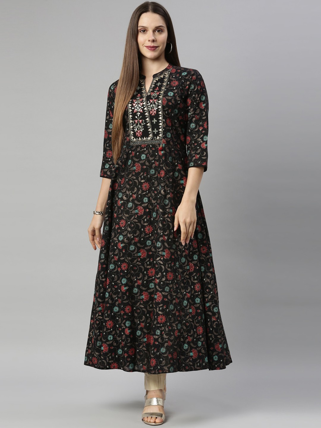

Neerus Women Black Floral Embroidered Floral Anarkali Kurta