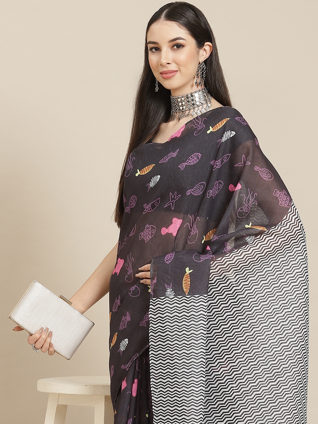 

Anouk Navy Blue & White Linen Blend Saree