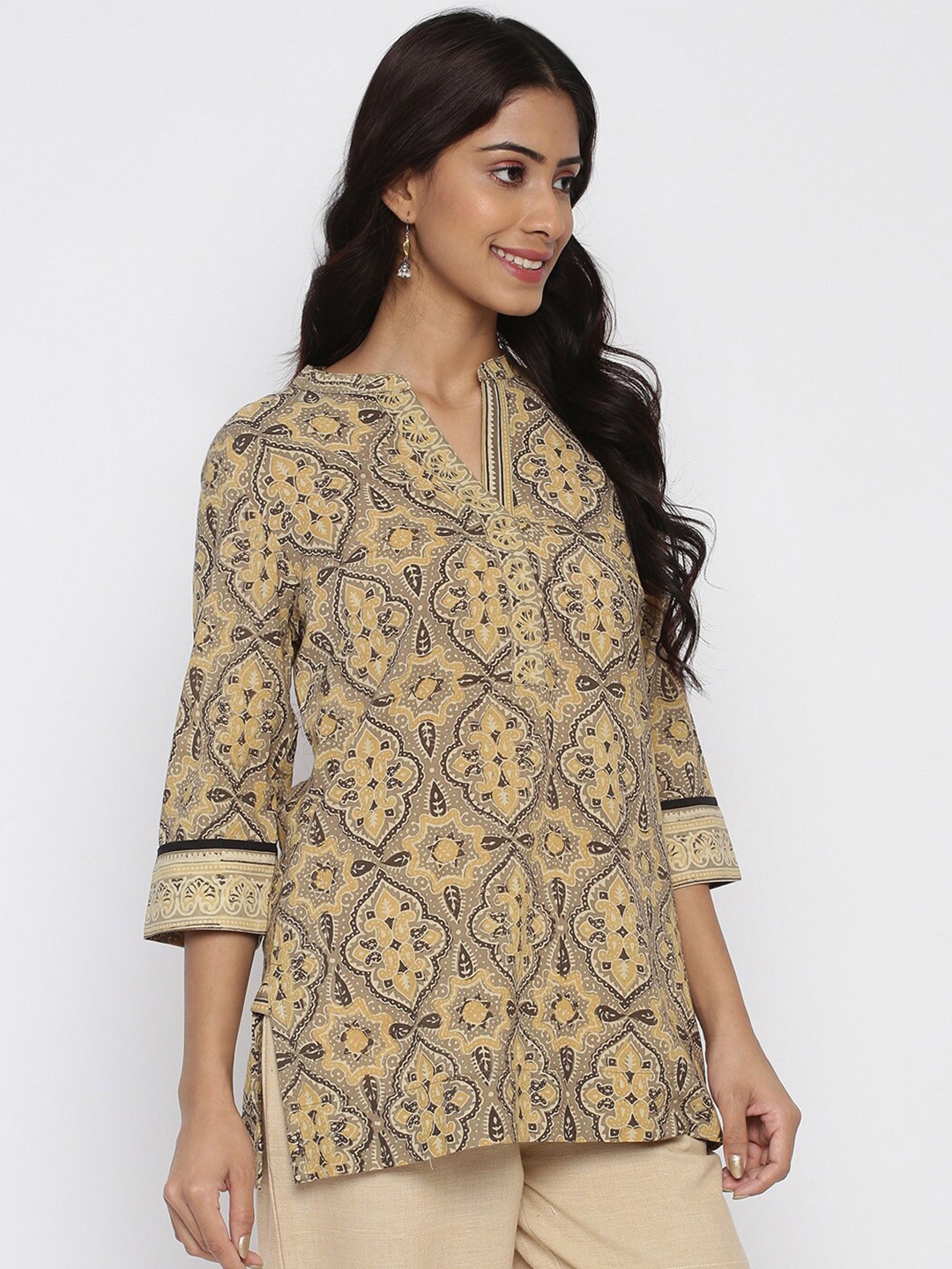 

Fabindia Beige & Green Floral Printed Pure Cotton Kurti