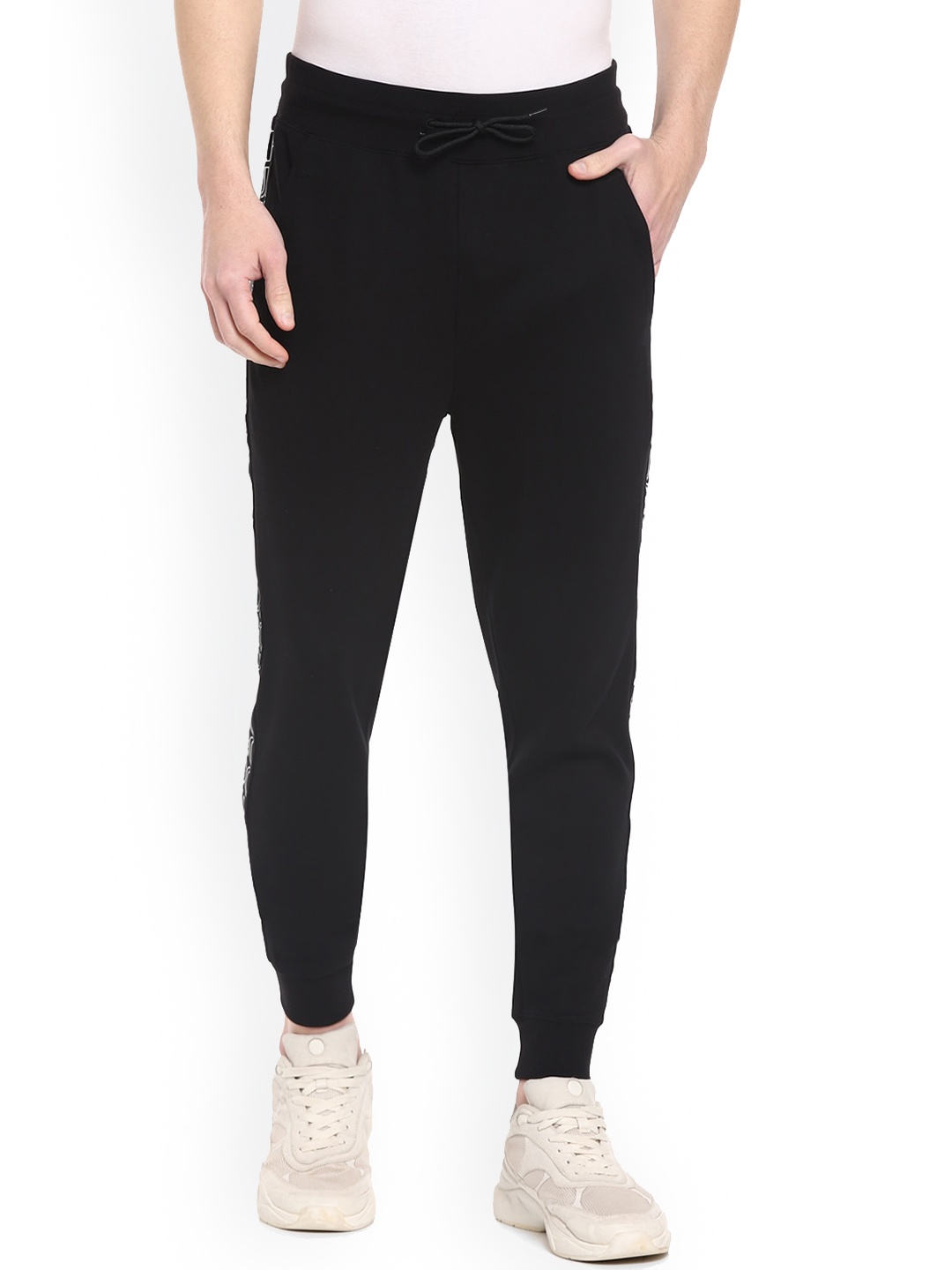 

HUGO Men Black Solid Cotton Joggers