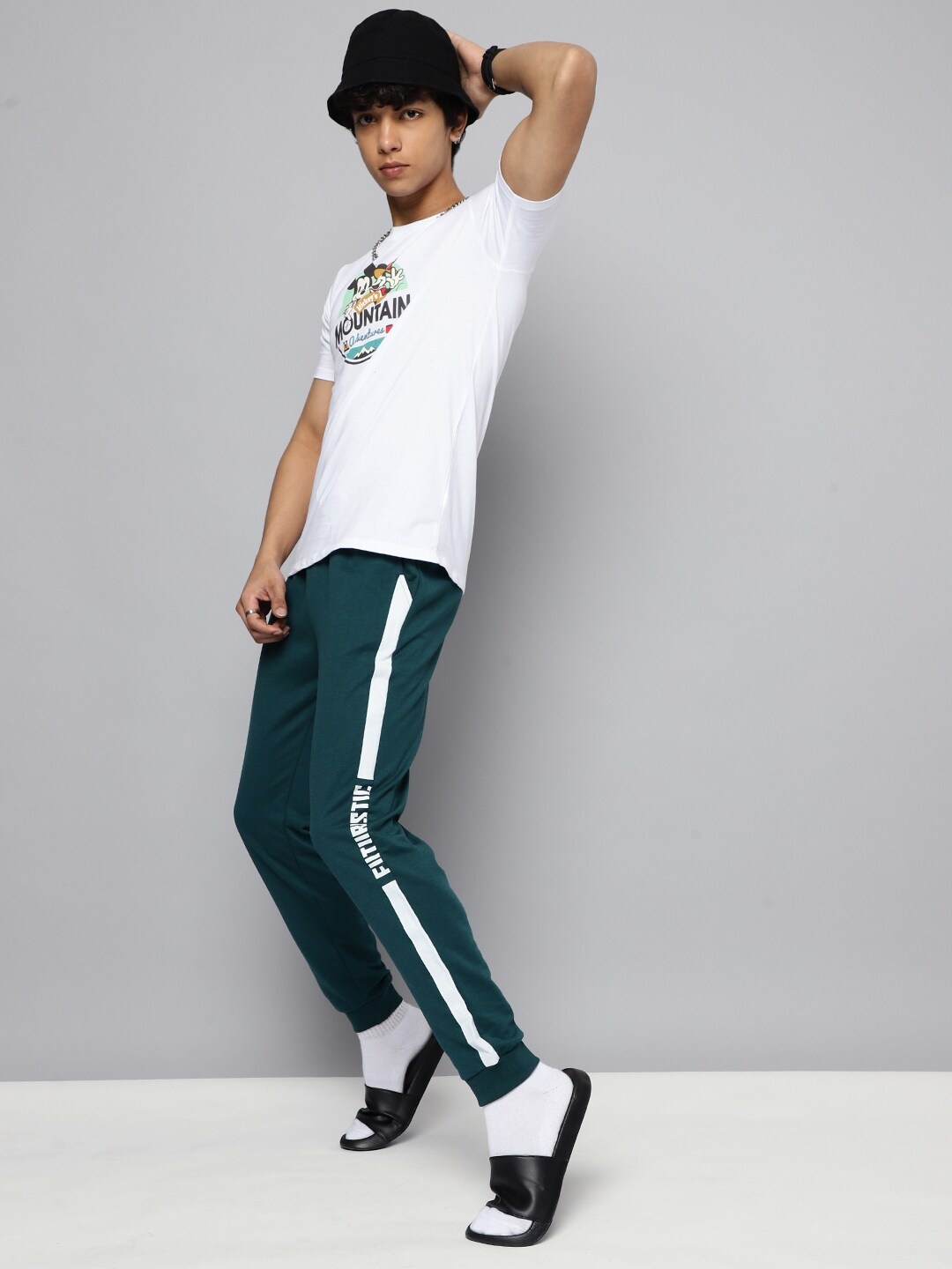 

Kook N Keech Teens Boys Green & White Solid Joggers