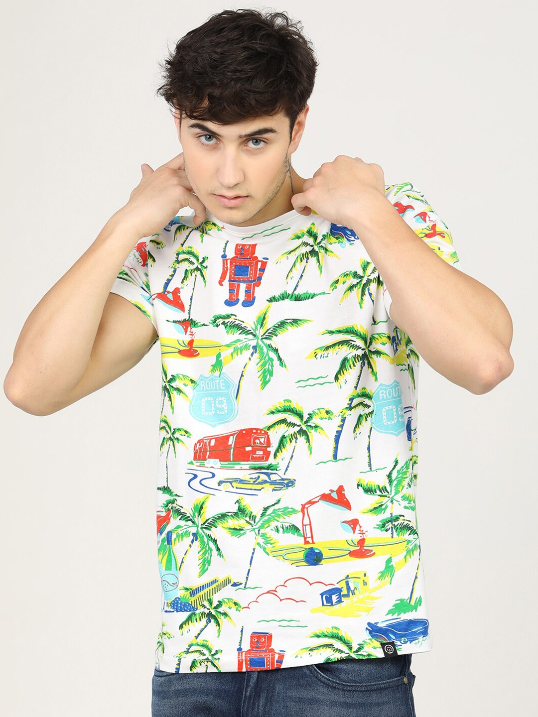 

LOCOMOTIVE Men White & Green Tropical Printed T-shirt