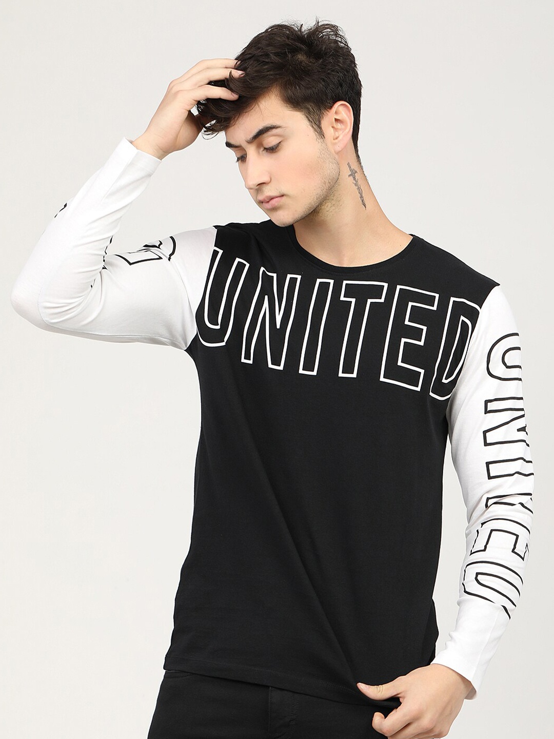 

LOCOMOTIVE Men Black Typography Printed Monochrome Applique Slim Fit T-shirt