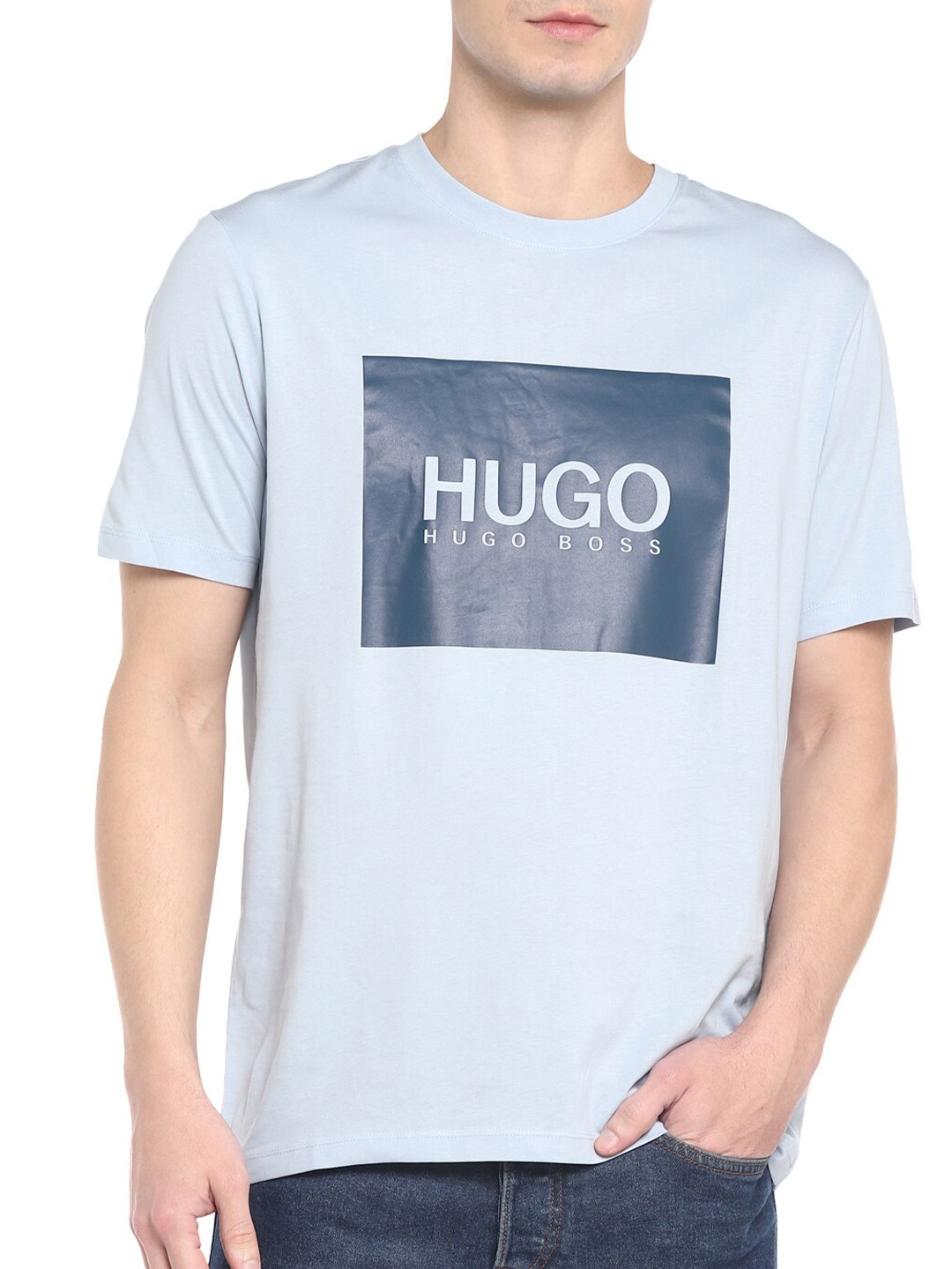 

HUGO Men Blue Typography Printed Pockets T-shirt