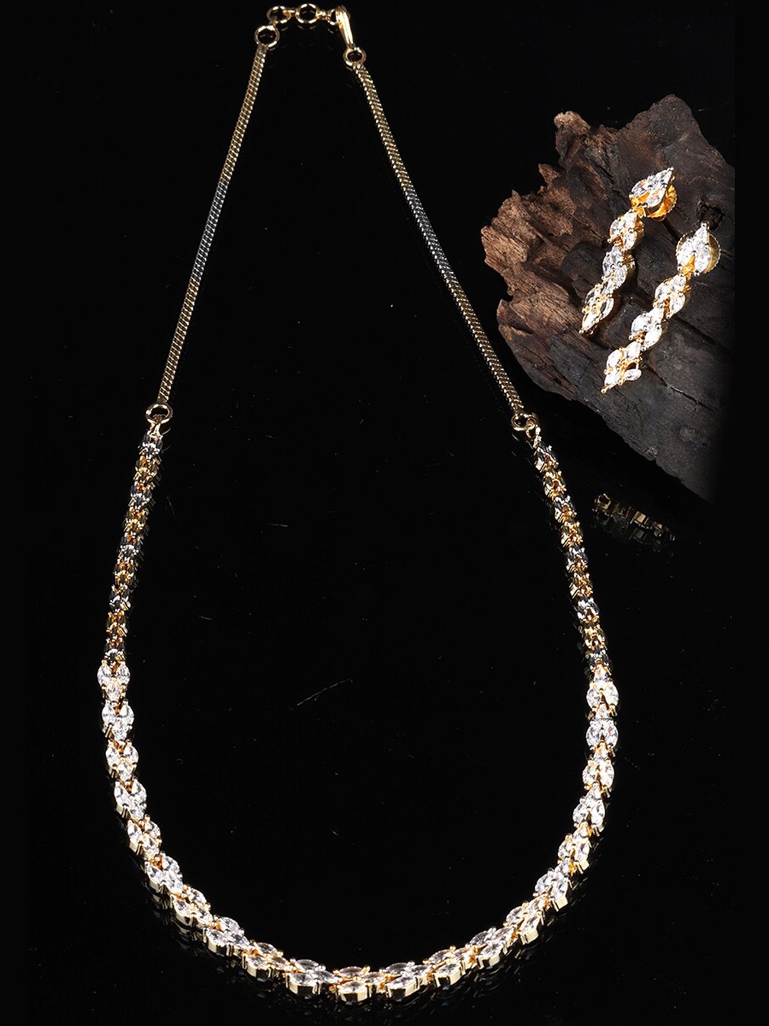

Mirraw Gold-Plated Silver-Toned & White AD-Studded Jewellery Set