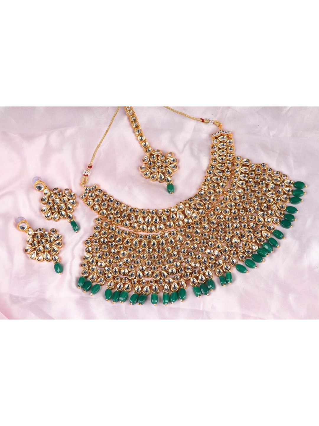 

Mirraw Gold-Plated Green & White Stone-Studded & Beaded Jewellery Set