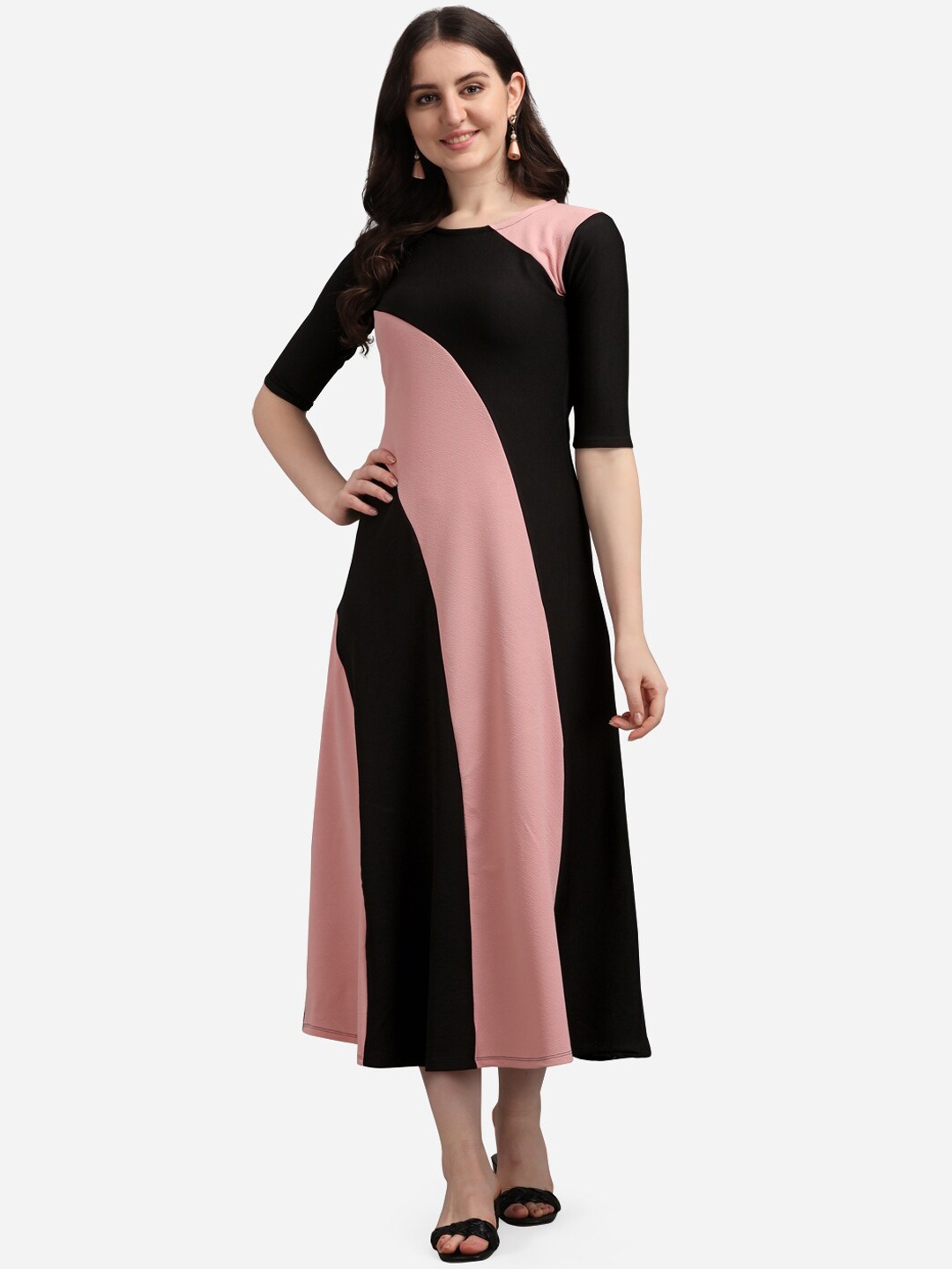 

PURVAJA Women Peach-Coloured & Black Colourblocked Maxi Dress