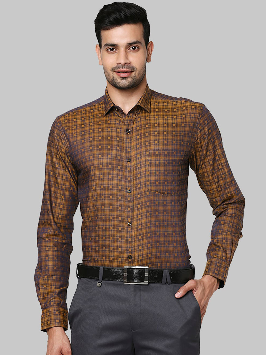 

Park Avenue Men Brown & Navy Blue Slim Fit Opaque Checked Cotton Formal Shirt