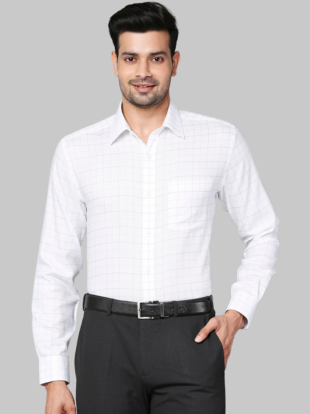 

Park Avenue Men White & Black Windowpane Checks Opaque Checked Cotton Formal Shirt