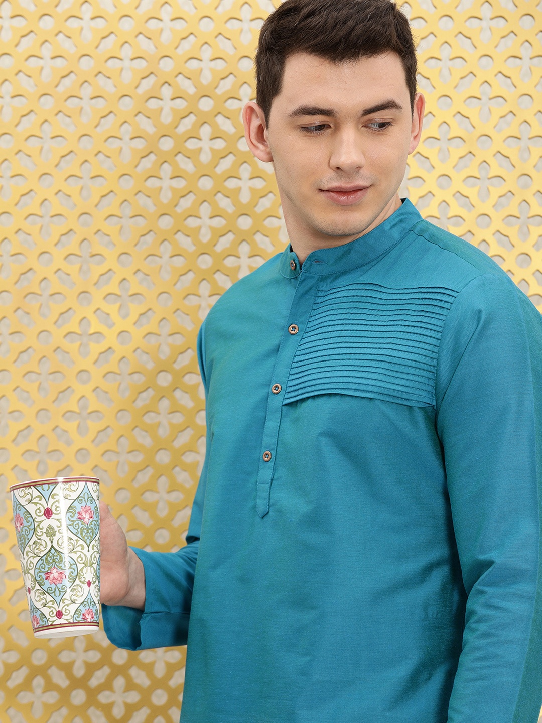 

Ode by House of Pataudi Men Turquoise Blue Solid Pleated Kurta