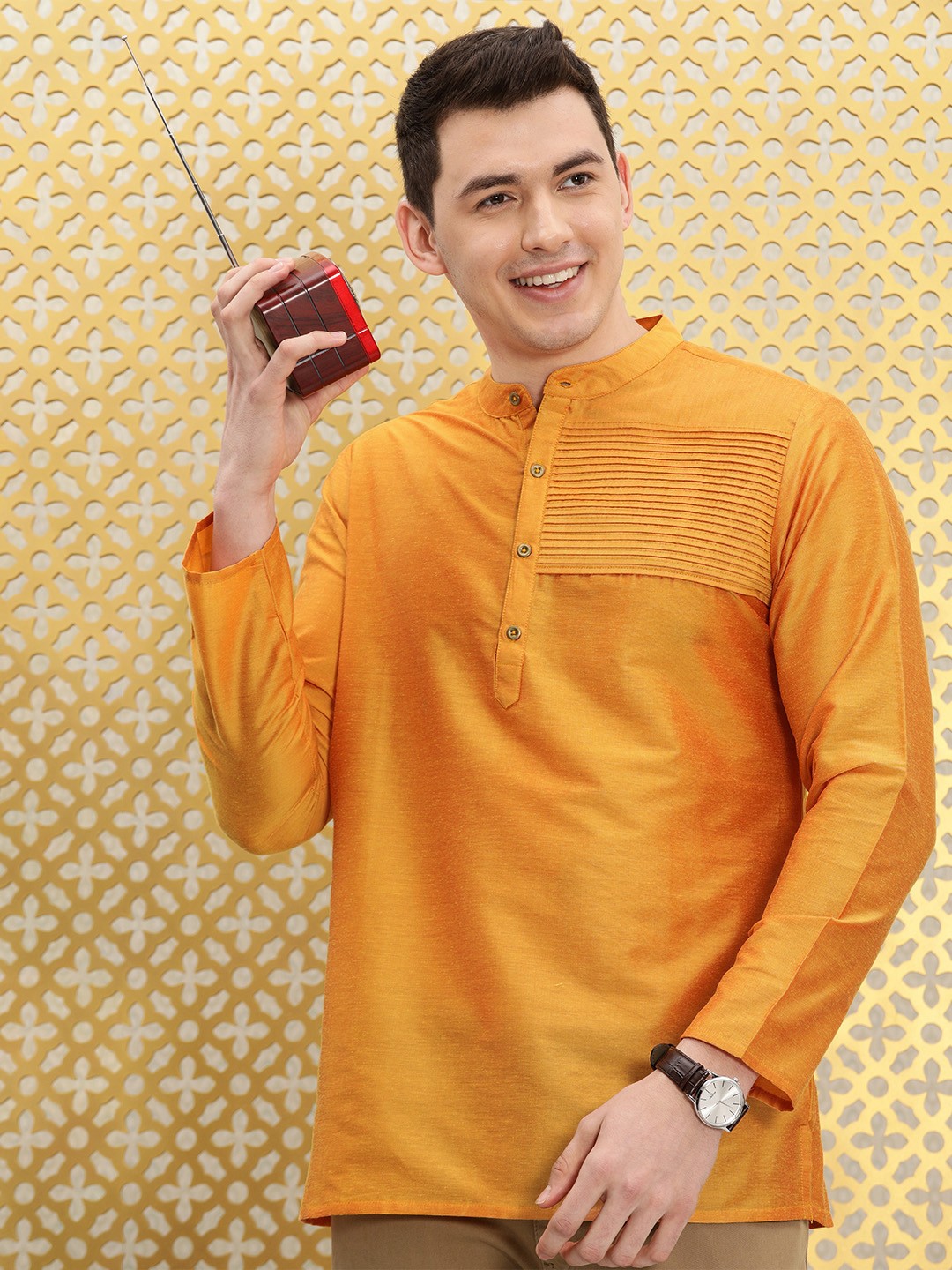 

Ode by House of Pataudi Men Mustard Yellow Dual Tone Solid Pleated Casual Kurta