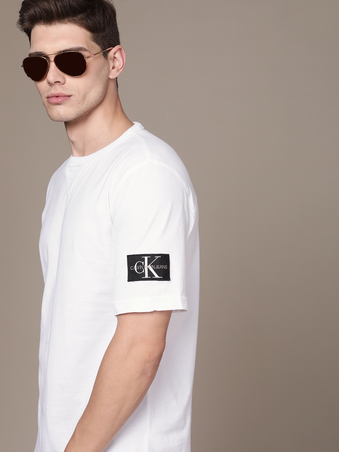 

Calvin Klein Jeans Men White Applique Detail Pure Cotton T-shirt