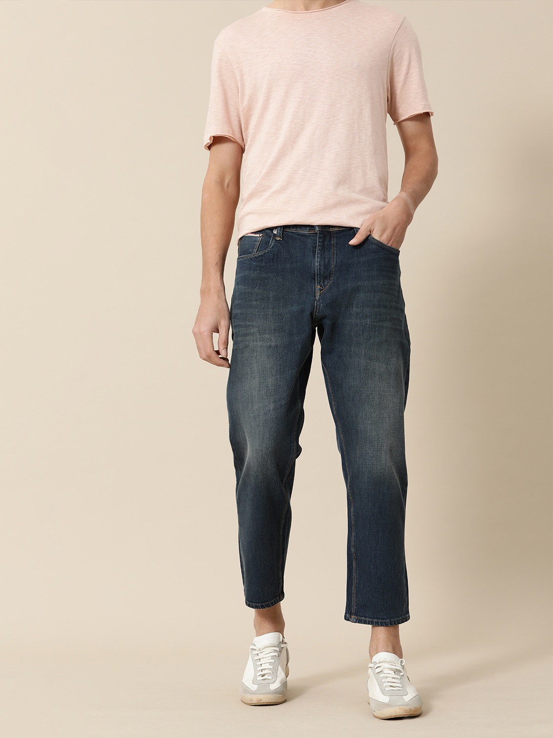 

Mr Bowerbird Men Blue Tapered Fit Heavy Fade Cropped Jeans