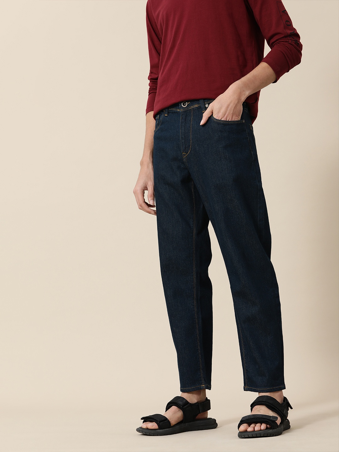 

Mr Bowerbird Men Blue Tapered Fit Mid-Rise Cropped Stretchable Jeans