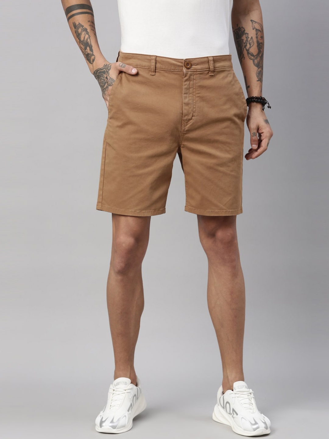 

Breakbounce Men Khaki Slim Fit Regular Shorts