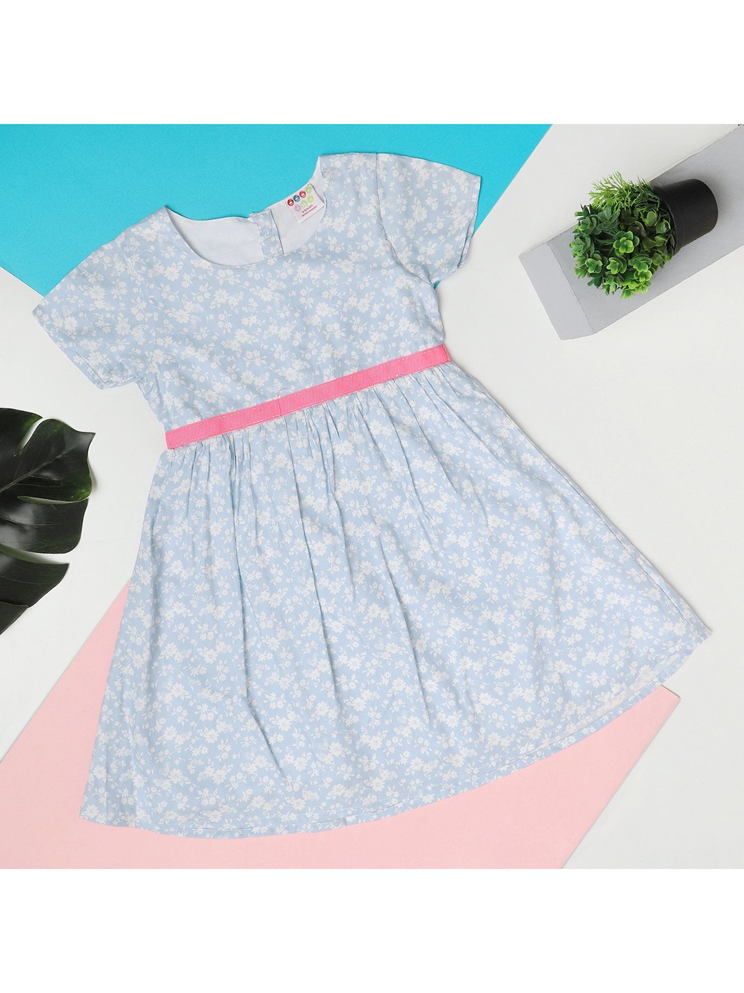 

ZION Girls Blue & White Floral Printed Fit & Floral Dress