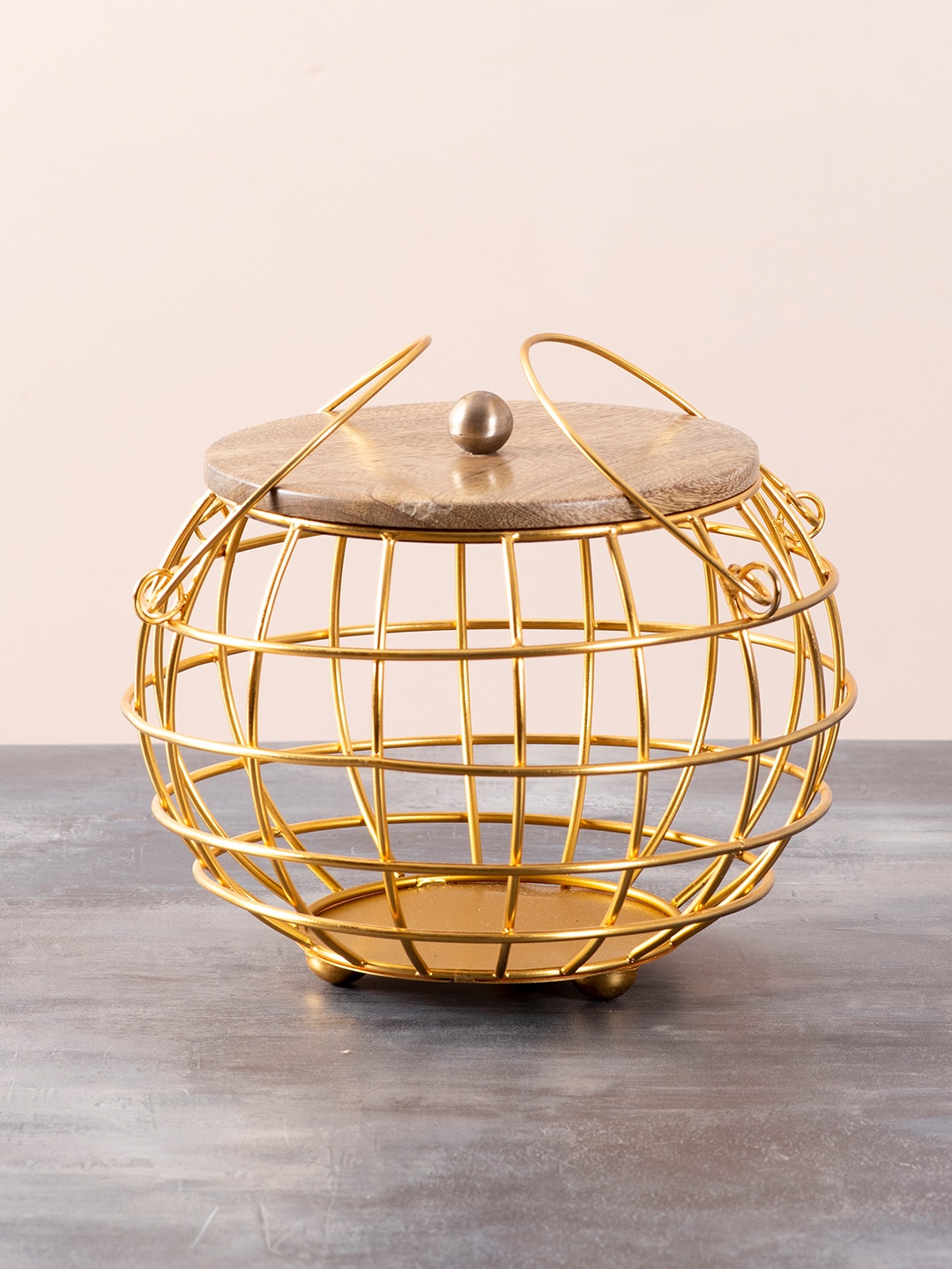 

nestroots Gold-Toned & Beige Fruit Basket