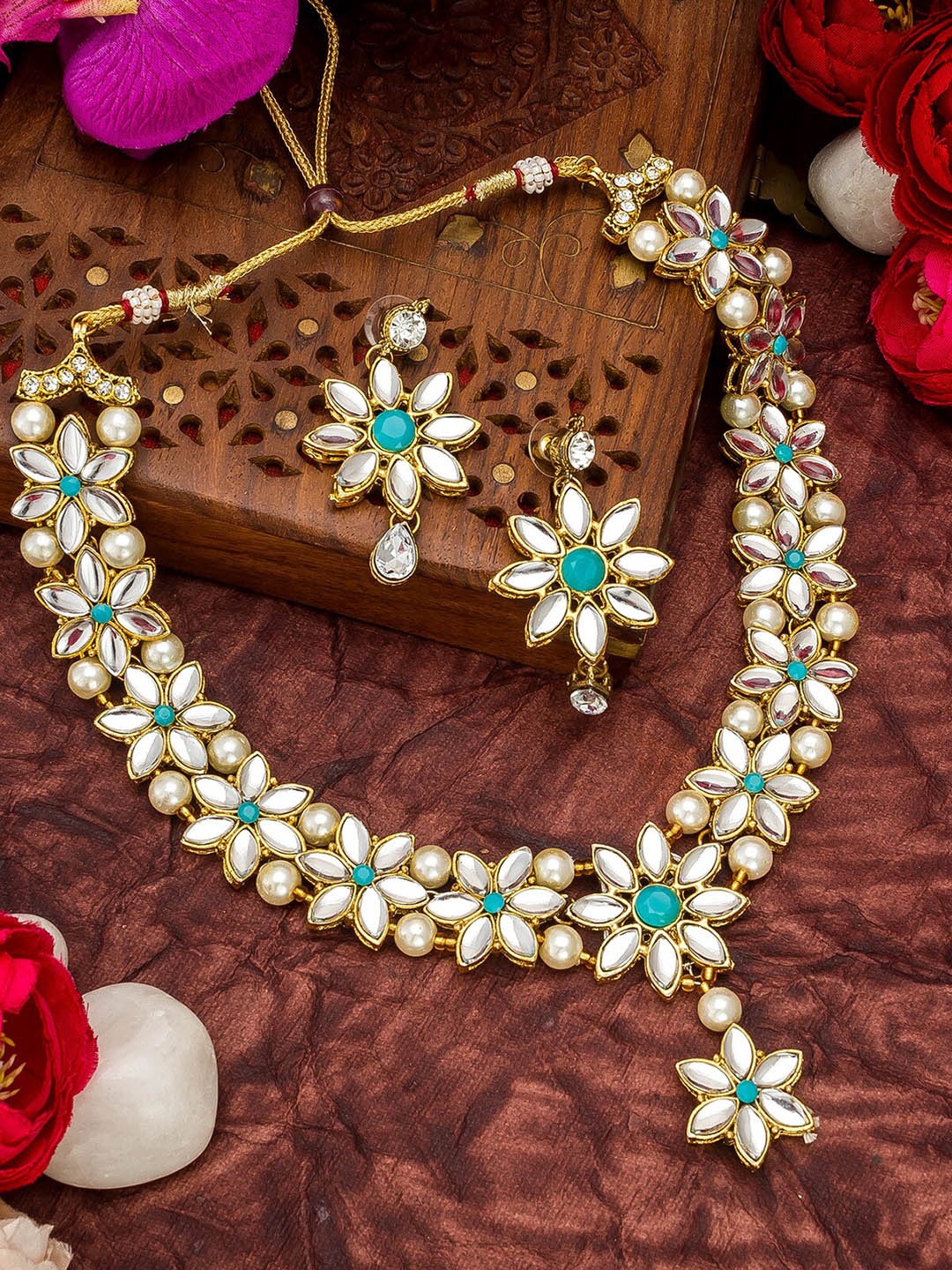 

aadita Gold-Plated Blue & White Kundan-Studded & Pearl Beaded Jewellery Set