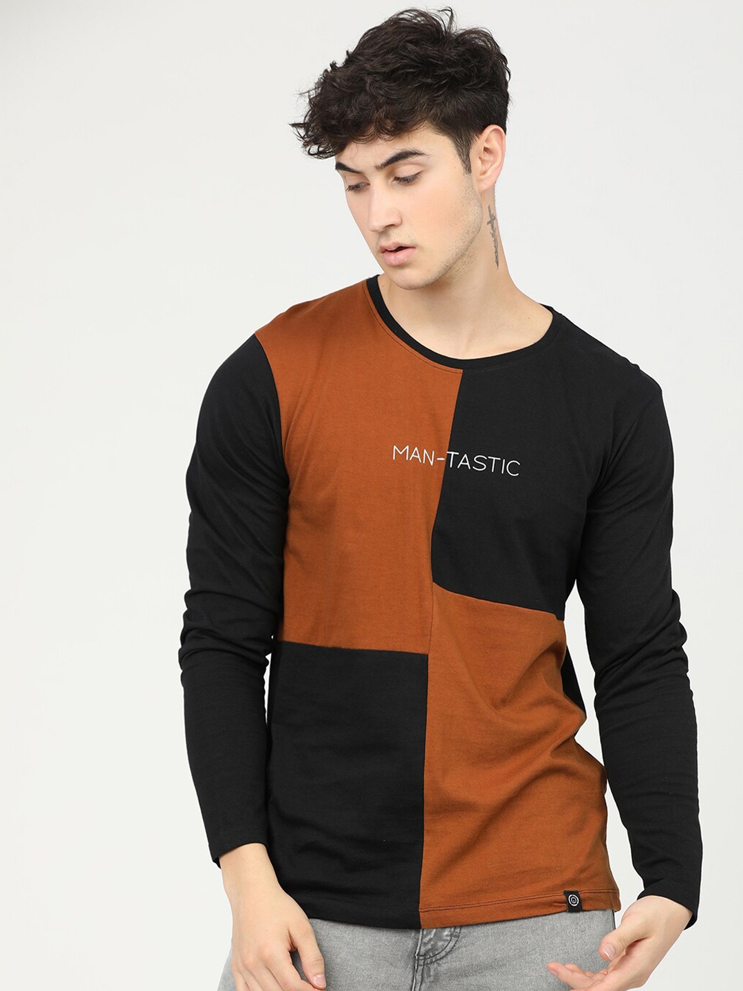 

LOCOMOTIVE Men Black & Brown Colourblocked Slim Fit Cotton T-shirt