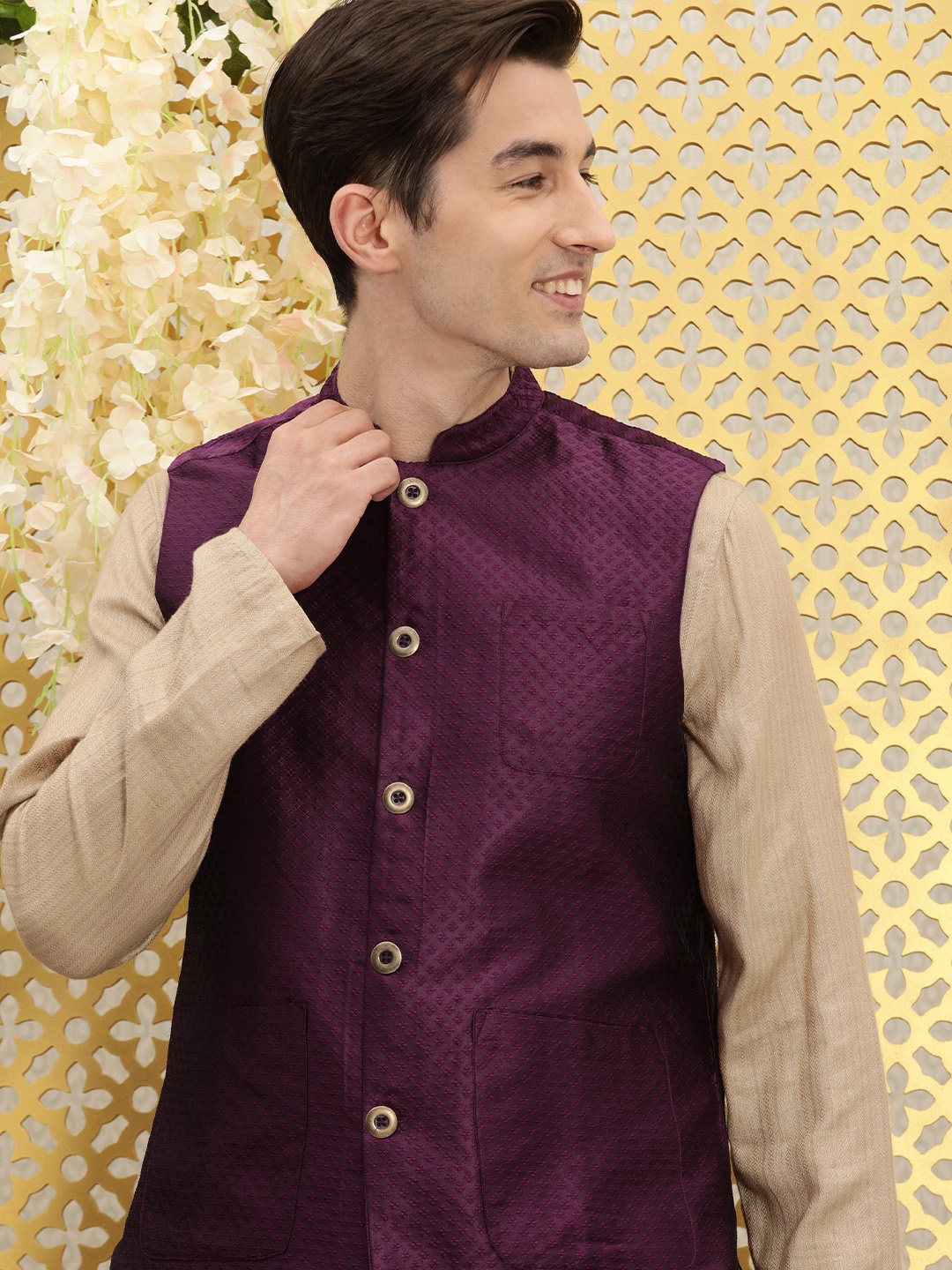 

Ode by House of Pataudi Men Burgundy Woven Design Nehru Jacket