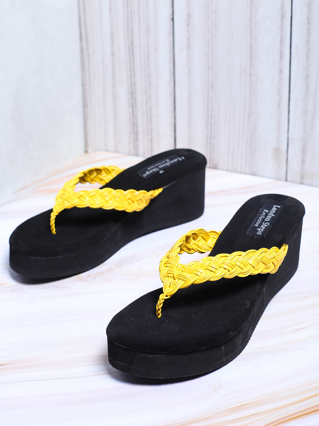 

LONDON STEPS Yellow & Black Wedge Sandals