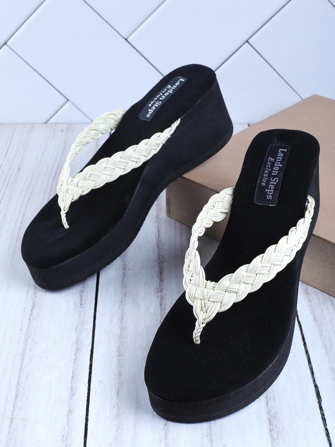 

LONDON STEPS Cream-Coloured Wedge Sandals