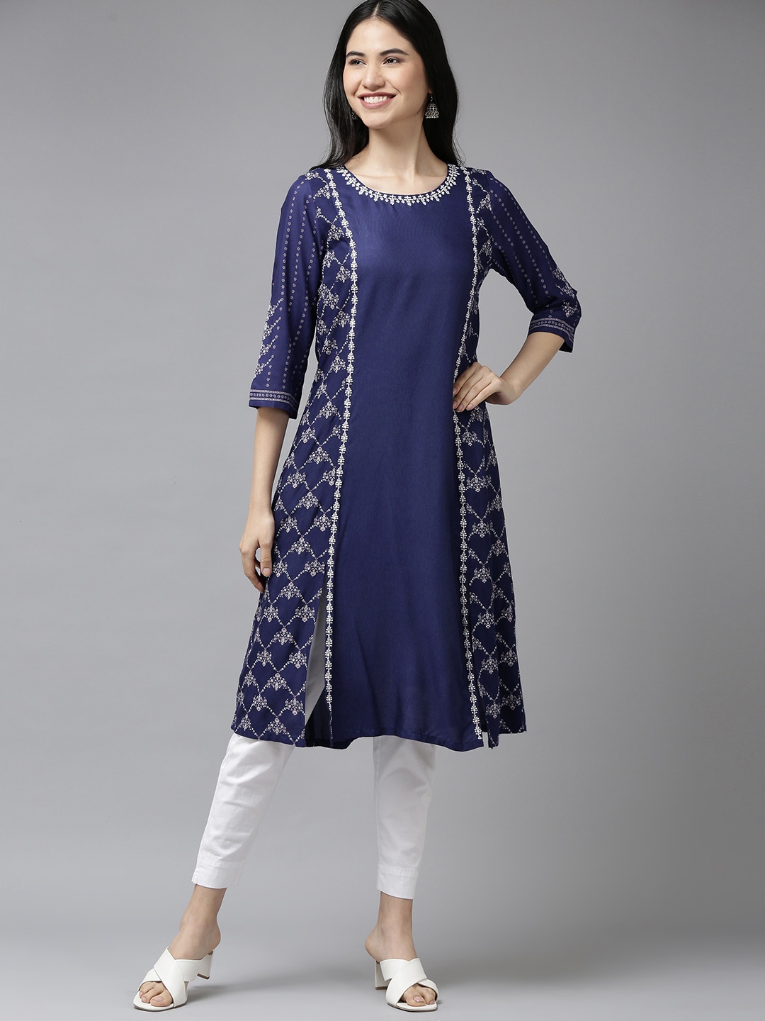 

W Women Blue & White Floral Printed Round-Neck Indigo Kurta