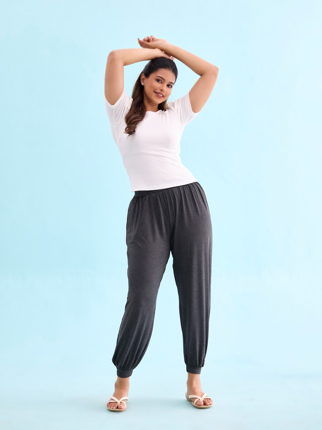 

Go Colors Women Grey Solid Loose-Fit Harem Pants