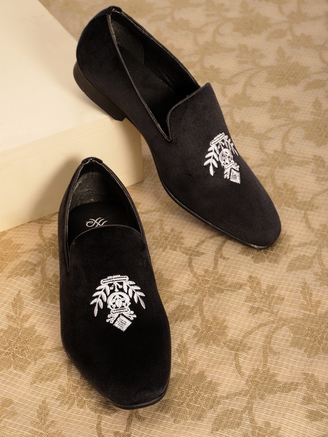 

House of Pataudi Men Black Slip-On Sneakers with Embroidered Detail