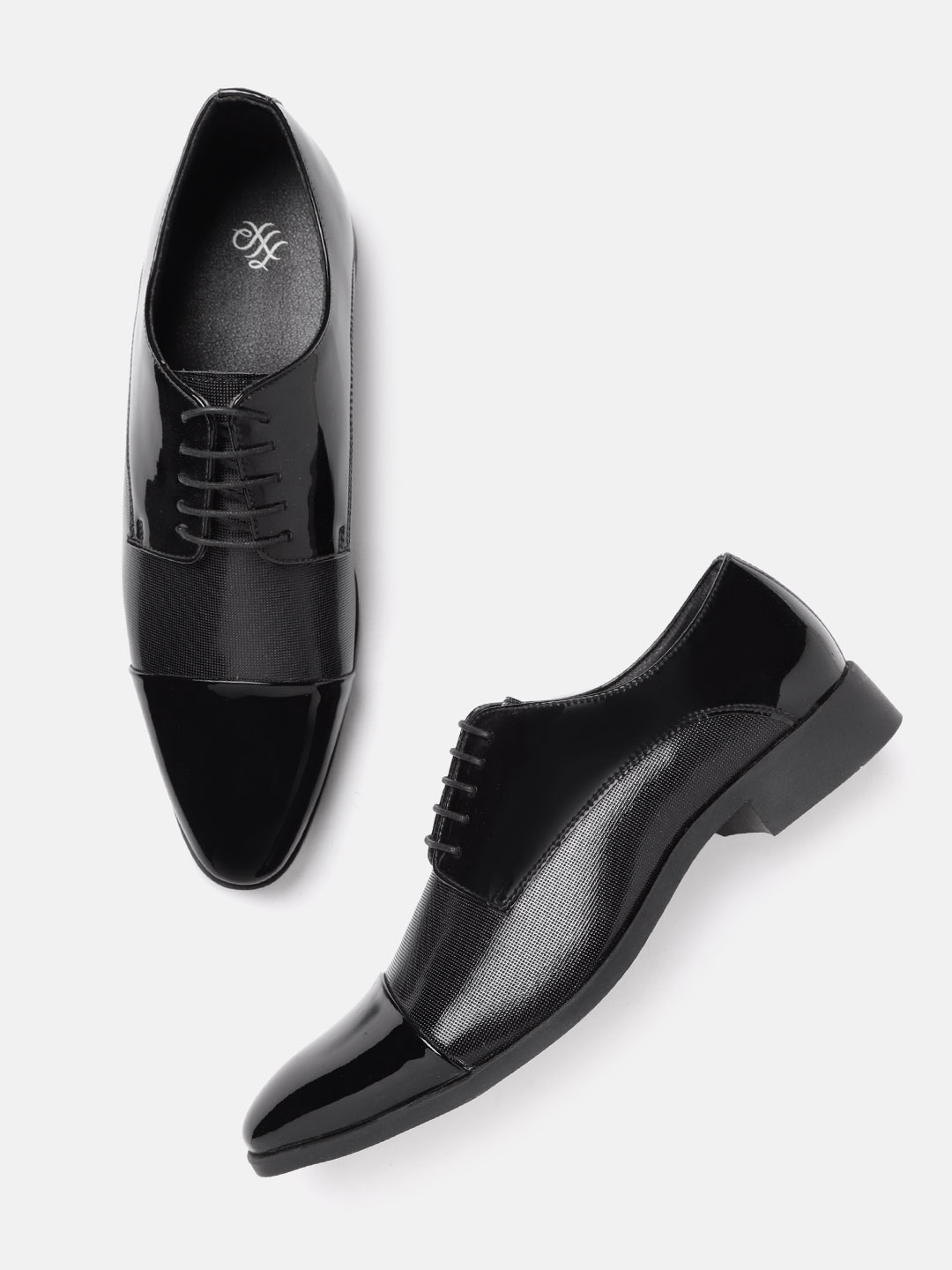 

House of Pataudi Men Black Self Checked Handcrafted Derbys